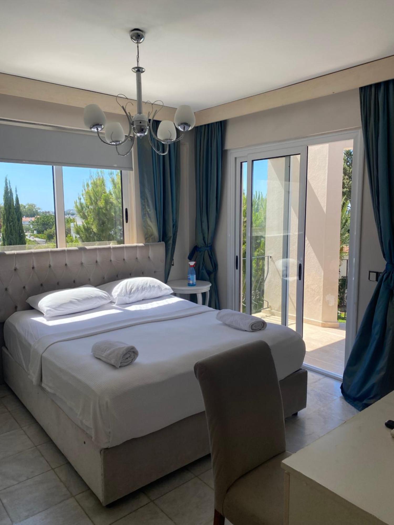 The Prince Inn Hotel & Villas Agios Georgios  Екстер'єр фото
