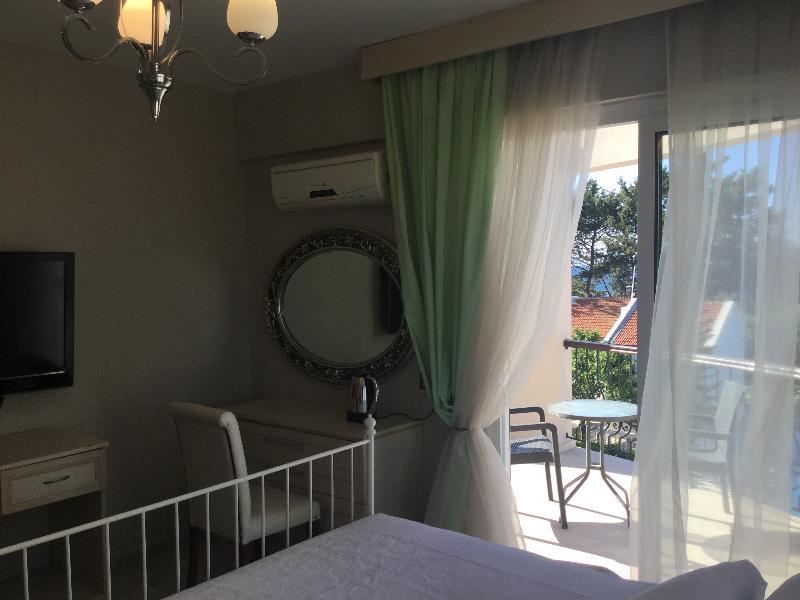 The Prince Inn Hotel & Villas Agios Georgios  Екстер'єр фото